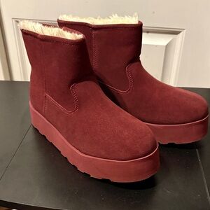 Time and Tru Maroon Winter Boots
